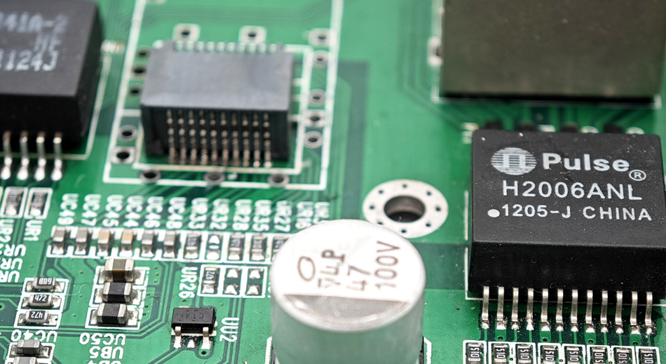 Проучване на разликите в технологиите и услугите между глобалните PCBA фабрики