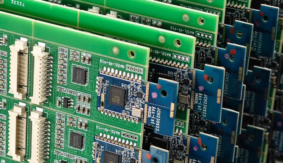 Как фабриките за PCBA намаляват производствените разходи чрез управление на енергията
